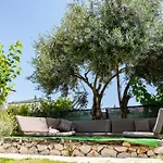 Вилла Spacious With Sea And Mountain View