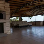 Spacious With Sea And Mountain View *