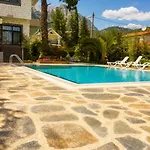Вилла Spacious With Sea And Mountain View