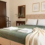 Вилла Spacious With Sea And Mountain View