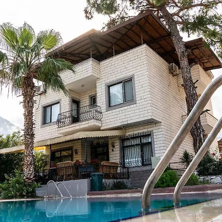 Villa Spacious With Sea And Mountain View *