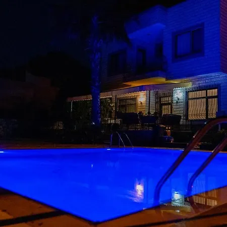 Spacious With Sea And Mountain View Villa *