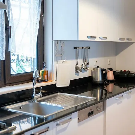 Villa Spacious With Sea And Mountain View *