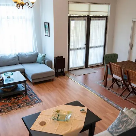 Spacious With Sea And Mountain View *