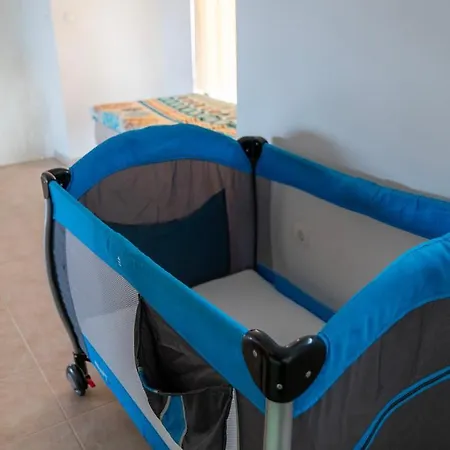 Spacious With Sea And Mountain View