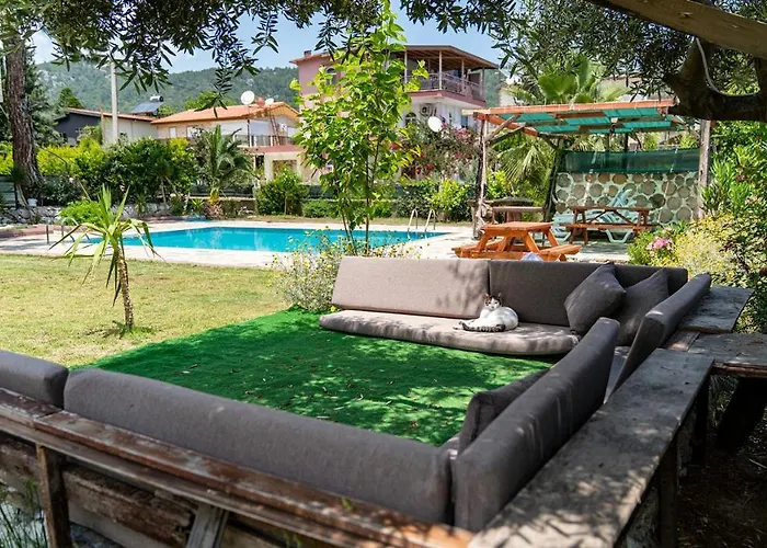 Spacious With Sea And Mountain View *