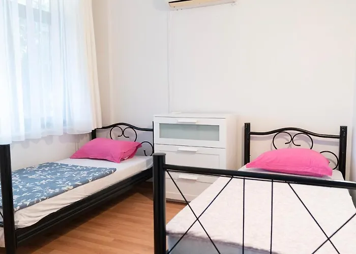 Villa Spacious With Sea And Mountain View