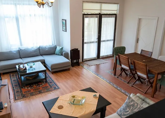 Spacious With Sea And Mountain View *