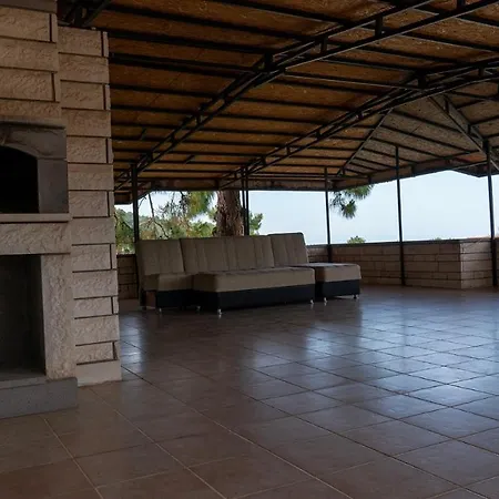 Spacious With Sea And Mountain View *